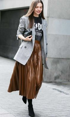 How To Wear A Pleated Skirt, Pleated Outfit, Pleated Skirt Outfit, Moda Chic, Blazer Outfits, Inspired Outfits