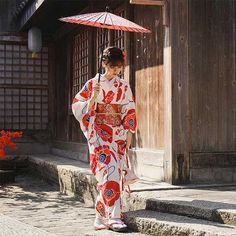 Red And White Kimono, Kimono Robes Pattern, Japanese Kimono Women, Japanese Fashion Trends, Formal Kimono, Japanese Pants, Kimono Women, Modern Kimono, Traditional Japanese Kimono