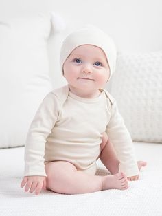 Buttery soft and versatile, our organic long sleeve bodysuit is an essential piece for any growing baby. Made of 100% organic cotton fabric Nickel-free snaps Water-based dyes ensuring long-lasting color vibrancy and durability Sustainably sourced and ethically produced Naturally hypoallergenic Long Sleeve Body Suit, Global Textiles, Organic Colors, Organic Cotton Baby, Organic Clothing, Children In Need, Organic Cotton Fabric, Organic Fabrics, Cloth Diapers