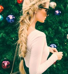 cool 30 Ideas For Styling A Fishtail Braid -- Which One Do You Choose? Check more at http://newaylook.com/best-fishtail-braid-hairstyles/ Wavy Hairstyles Medium, Barefoot Blonde, Fishtail Braid, Braided Hairstyles For Wedding, Long Blonde, Good Hair Day, Boho Hairstyles, Long Curly Hair