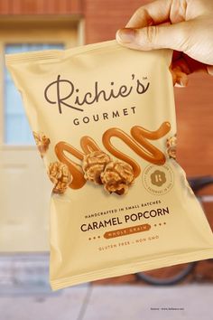 Popcorn packaging design Product Package Design, Chips Packaging, Food Business Ideas, Product Packaging Design, Food Pack, Food Graphic Design, Caramel Popcorn, Cookie Packaging