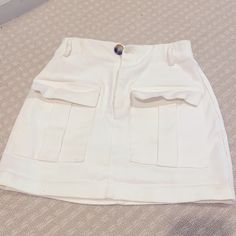 Superrrrr Cute!! Never Worn! Trendy Skort With Pockets For Day Out, Trendy Skirt With Pockets For Day Out, Zara Mini Skort With Pockets, Zara Skort With Pockets, Chic Zara Skort With Pockets, Trendy Zara Mini Skirt With Pockets, Casual Zara Mini Skort, Trendy White Zara Mini Skirt, Zara Casual Mini Skirt