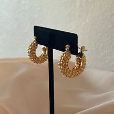 Elevate your style with our Dalia Gold Hoops! These stunning hoops, made of elegant gold, are the perfect addition to any outfit. With just the right amount of shine, our Dalia Gold Hoops are sure to make you feel confident and glamorous. Lumina Hoops Gold Hoops, Elevate Your Style, Feel Confident, Make You Feel, Your Style, How Are You Feeling, Make It Yourself, Gold