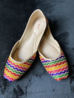 Ships From U.K Step into style with our Multi Colour Zig Zag Khussa Jutti. This shoe features a padded sole for extra comfort. Ultra non slip sole. Made using original leather. UK Sizes: 3, 4, 5, 6, 7, 8, 9 Non-slip Closed Toe Flats, Casual Multicolor Closed Toe Flats, Multicolor Flats With Rubber Sole, Womens Footwear, Zig Zag, About Uk, Desi, Multi Color, Slip On