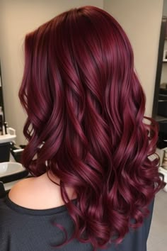 Pelo Color Vino, Wine Hair Color, Dark Red Hair Color, Red Hair Inspiration, Cherry Red Hair, Rambut Brunette, Shades Of Red Hair, Wine Red Hair, Red Hair Inspo