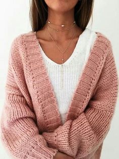 chunky cardigan Look Adidas, Pullover Outfit, Pink Cardigan, Fall Winter Outfits, Street Styles, Fast Fashion