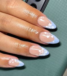 #summer #summernails Coastal Granddaughter Nails Aesthetic, Cute Summer Holiday Nails, Beachy Nail Inspo Almond, Clean Girl Summer Nails, Nail Inspo Hawaii, Tropical Nails Simple, Cute Holiday Nails Summer, Easy Vacation Nails, Simple Hawaii Nails