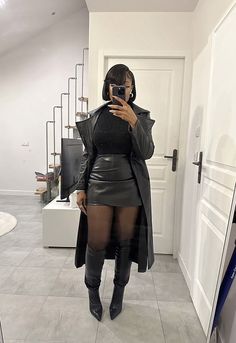 Black Leather Skirt Outfit Ideas, Trips Outfits, Short Leather Skirt Outfit, Denver Winter, Brunch Fits, Short Leather Skirt, Leather Dress Outfit, Sheer Black Tights, Leather Skirt Outfit