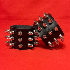 3 row spiked adjustable wristband Sold individually - adjustable snap closure Please review images, the item you see is the item you will receive. Comes from a smoke and pet free environment Spike Accessories, Alyssa Aesthetic, Spikes Fashion, Goth Pants, Emo Accessories, Gothic Bracelet, Kei Visual, Goth Accessories, Button Bracelet