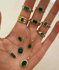 Maxamilist Jewlery, Green Accesories Aesthetic, Green Dress Gold Jewelry, Jewelry Stainless Steel, Gold And Green Rings, Green And Gold Jewelry Aesthetic, Gold Green Jewelry, Stone Rings Aesthetic, Tarnish Free Jewelry