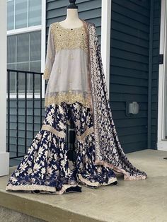 Peplum frock paired with banarsi gharara, reception dress. *This is a 𝗺𝗮𝗱𝗲-𝘁𝗼-𝗼𝗿𝗱𝗲𝗿 peplum frock paired with 𝗯𝗮𝗻𝗮𝗿𝘀𝗶 Gharara pants and 𝗯𝗮𝗻𝗮𝗿𝘀𝗶 𝗰𝗵𝗶𝗳𝗳𝗼𝗻 duppata. *Colors can be 𝗰𝘂𝘀𝘁𝗼𝗺𝗶𝘇𝗮𝗯𝗹𝗲 with no extra charge. 𝗠𝗔𝗧𝗘𝗥𝗜𝗔𝗟 𝗗𝗘𝗧𝗔𝗜𝗟𝗦: *𝗞𝗮𝗺𝗲𝗲𝘇: embroidered chiffon. *𝗗𝘂𝗽𝗮𝘁𝘁𝗮: Banarsi chiffon. *𝗚𝗵𝗮𝗿𝗮𝗿𝗮: Banarsi Gharara. 𝗣𝗥𝗢𝗗𝗨𝗖𝗧 𝗗𝗘𝗧𝗔𝗜𝗟𝗦: *𝗣𝗲𝗽𝗹𝘂𝗺 style frock with full 𝗭𝗮𝗿𝗱𝗼𝘇𝗶 hand work on the upper part of the dress.  *Daman of the dress has 𝗭𝗮𝗿𝗱𝗼𝘇𝗶 work and sleeves cuffs as well, Beautiful banarsi chiffon duppata with 𝗭𝗮𝗿𝗱𝗼𝘇𝗶  hand work on it. NOTE: *Colors are 𝗰𝘂𝘀𝘁𝗼𝗺𝗶𝘀𝗮𝗯𝗹𝗲. No 𝗮𝗱𝗱𝗶𝘁𝗶𝗼𝗻𝗮𝗹 𝗳𝗲𝗲 would be charged. *We Carefully Inspect Our Item Before Shipment D Banarsi Gharara, Chiffon Gharara, Gharara Pakistani, Gharara Pants, Dress Engagement, Short Frock, Zardozi Work, Engagement Dress, Frock Dress