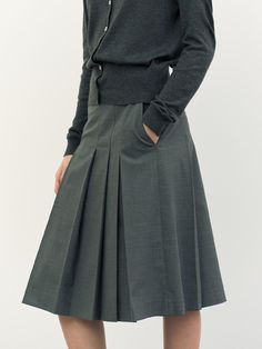 Gray Pleated Skirt, Grey Pleated Skirt, Best Gowns, Jeanne Moreau, Classy Fits, Fits Inspo, Pleated Midi Skirt, Gray Skirt, 로고 디자인