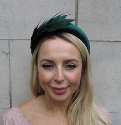 Beautiful padded velvet headband This is perfect for weddings and special occasions.  Handmade in the UK Featuring feathers and padded velvet headband. The headband base measures 4.5cm wide at it's widest point. Available in other colours in our shop. Made in the UK - custom orders are welcome Green Fascinator, Headband Fascinator, Dark Green Dress, Flower Fascinator, Fascinator Headband, Wedding Fascinators, Feather Fascinators, Padded Headband, Velvet Headband