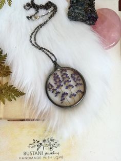 "© ♠ Handmade with passion ♠ © Created in my home studio. Tifanny method - eco friendly tin high quality** Glass medallion, terrarium, pendant necklace. Inside is immortalized a real lavender flowers . Dimension: The length of pendant 7cm (2 6/8'' inches) width: 5cm ( 2'inches) You can choose the length of the chain, Fast Shipping by Fedex to USA, Canada With every purchase to USA, EU, Worldwide I guarantee registered priority shipping with online tracking \" Beauty is a form of goodness \" - He Dried Flower Jewelry, Flower Resin Jewelry, Bridesmaids Jewelry, Stained Glass Jewelry, Lavender Flower, Jewelry Flower, Necklace Purple, Purple Jewelry, Autumn Gifts