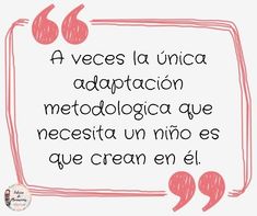 a quote written in spanish on a white background with pink and red speech bubbles above it