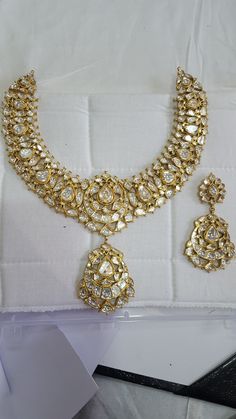 Jewellery Kundan Set, Kundan Jewellery Set Royals, Kundan Gold Jewellery, Bridal Indian Jewelry, Gold Kundan Necklace, Kundan Polki Necklace, Bridal Indian