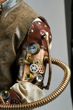 Steampunk Arm, What Is Steampunk, Steampunk Halloween Costumes, Steampunk Costume Ideas, Steampunk Gadgets, Steampunk Costumes