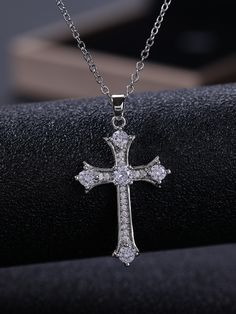 Jewelry Photography Tutorial, Dope Jewelry Accessories, Cross Charm Necklace, Pretty Jewelry Necklaces, Silver Jewelry Necklace, Jewelry Accessories Ideas, Dope Jewelry, Jewelry Lookbook, Diamond Cross