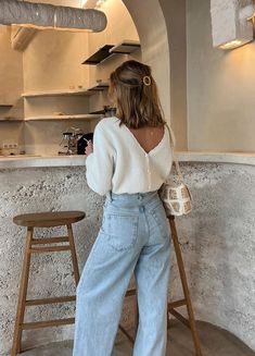 Neutral Outfit Inspo Aesthetic, Timeless Business Casual, Fall Outfits Dinner Date, Classy Feminine Outfits Casual, Spring Outfits In Italy, Beachy Cold Weather Outfit, Timeless Outfit Ideas, What To Wear In Italy In March, Light Jean Outfits