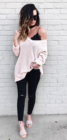 esa pose casual Mode Tips, Casual Outfits For Teens, Off The Shoulder Sweater, Outfit Trends, Cute Fall Outfits, Casual Winter Outfits, Casual Fall Outfits, Chic Clothes