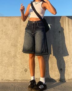 JORTS JORTS JORTS FOR THE SUMMER | Instagram Summer Outfits Jorts, Outfits Jorts, Colorful Crop Tops, Fashion Killa, Edgy Fashion, Festival Outfits, Summer Looks, New Outfits, Aesthetic Clothes