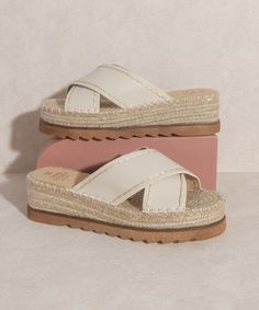 Chunky Platform Sandals, Strappy Platform Sandals, The Oasis, Slip On Espadrilles, Espadrilles Platform, Stylish Sandals, Style Gift, Block Heels Sandal, Strappy Sandals