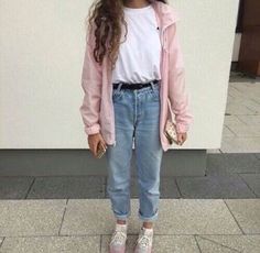 High Waisted Jeans Vintage, Pastel Outfit, Tumblr Outfits, Outfit Jeans, Magic Shop, Pink Jacket