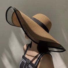 Enjoy Your Spring And Summer With Our New 50cm Wide Brim Straw Beach Hat.It's Unique And Beautiful For The Fashion-Forward Lady. Available In Black And Tan. Ready To Ship Now. Bucket Hat Style, Womens Straw Hats, Straw Hat Beach, Afrikaanse Mode, Floppy Sun Hats, Daily Hairstyles, Quality Hats, Fisherman Hat, Beach Hat