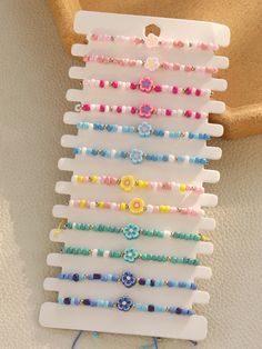 Clay Bead Necklace, Beaded Braclets, Preppy Bracelets, Desain Buklet, Bracelet Craft Diy, Bead Charms Diy, Beaded Necklace Diy, Lucky Stone, Diy Bracelets Patterns