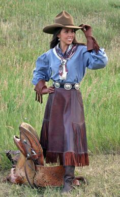 Frontier Women, Wild West Costumes, Wild West Outfits, Cowboy Clothes, Riding Skirt, Cowboy Outfit, Cowgirl Clothing, Western Costumes, Wilde Westen