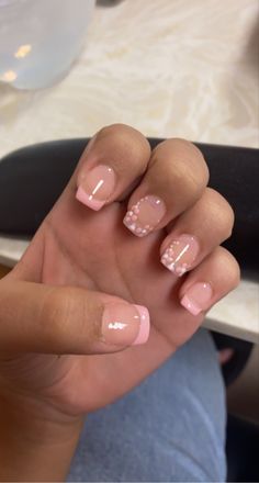 Very Small Acrylic Nails, French Nail Art Square Nails, Nails With Flower Tips, Simple Spring Nails French Tips, Pink Nails Short With Design, Cute French Tip Nails Acrylic With Design, Short Pink Simple Nails, Natural Nails Pink Design, Short Square Flower Acrylic Nails