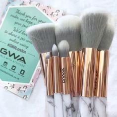 Look at the bristles on these babies, super soft & blend makeup like a DREAM ✨ Thank you @_beccirobinson for your pic of our makeup brushes ✨ Shop Marble Collection at www.girlswithattitude.co.uk #gwalondon Blend Makeup, Blush Lipstick, Lipstick Brush, Makeup Brush Organization, Beauty Brushes, Types Of Makeup, Makeup Brush Set Professional, Cosmetic Sets