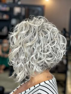 Short Curly Bob Hairstyles, Curly Bobs, Bob Haircut Curly, Haircuts For Women Over 50, Timeless Looks