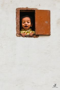 out of the window by Photalizer, via Flickr Afrique Art, Hole In The Wall, Arte Van Gogh, People Around The World, Little People, Picture Perfect