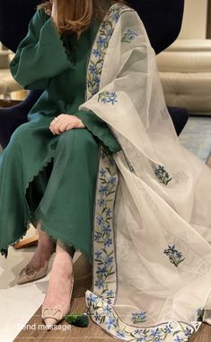 Simple Dress Casual, Estilo Hijab, Trendy Outfits Indian, Pakistani Fashion Casual, Desi Fashion Casual, Pakistani Fancy Dresses, Pakistani Dresses Casual, Pakistani Fashion Party Wear, Salwar Kamiz