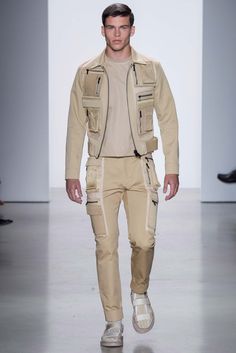 Calvin Klein Collection Spring 2016 Menswear - Collection - Gallery - Style.com Calvin Klein Fashion, Modern Mens Fashion, Star Wars Fashion, 2016 Fashion Trends, 인물 사진, 2016 Fashion