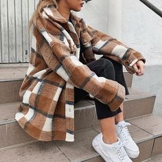 Fall Jackets For Women, Mode Mantel, Flannel Shacket, Sherpa Coat, Neue Outfits, Flannel Jacket, Collars For Women, Plaid Jacket