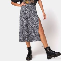 outfit ideas Skirt Leopard Print Long Skirt High Waist Split Hip Skirt Mid-Length A- line Skirt Grunge Outfits Women, Kids Dress Shoes, Printed Long Skirt, High Waisted Maxi Skirt, Black Roses, Printed Maxi Skirts, Midi Skirts, Types Of Skirts, Grunge Outfits