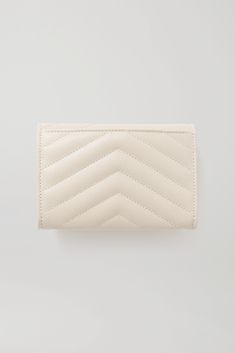 Ysl Wallet, Ysl Logo, White Quilt, Saint Laurent Wallet, Women Collection, Leather Wallet, Luxury Design, Yves Saint Laurent, Slots