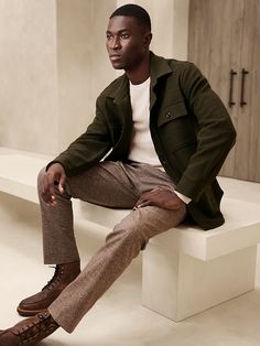 Men’s Fall And Winter Fashion, John Smedley Men, Mens Professor Outfits, Men’s Work Fashion, Chic Mens Fashion, Green Outfits Men, Mens Green Jacket, Men Fall Fashion, Mens Business Casual