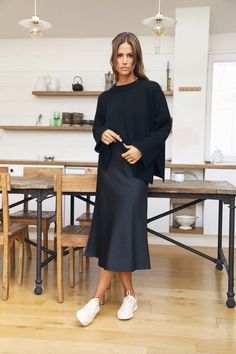 Long Skirt Outfit For Work, Trending Office Outfits 2024, Outfits With Long Silk Skirts, Black Silk Skirt Outfit Spring, Black Silk Long Skirt Outfit, Long Skirt Office Outfit Business Casual, Spring Long Skirt Outfits, How To Style Long Satin Skirt, How To Wear A Satin Skirt