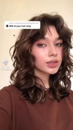 Wolf Haircut For Wavy Hair, Wolf Haircut On Curly Hair, Wolf Cut In Wavy Hair, Wavy Wolf Cut Medium, Layered Wavy Hair Medium Shag, Wolf Wavy Haircut, Lesbian Haircuts Long, Wolfcut With Wavy Hair, Wolfcut Hair Wavy