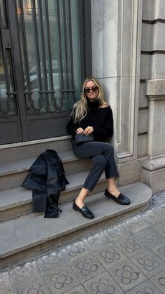 Claire Rose Cliteur Outfits, Claire Rose Outfits, Black Loafers Outfit, 2024 Clothes, Tokyo Style, Fall Mood