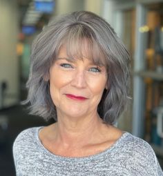 Mid Length Hair With Bangs, Shoulder Length Hair With Bangs, Shoulder Length Hair Cuts With Bangs, Grey Hair With Bangs, Layered Haircuts Shoulder Length, Medium Length Hair With Bangs, Easy Care Hairstyles, Low Maintenance Haircut, Corte Bob