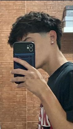 Taper Fade Short Hair, Haircut Selfie, Photo Hijab, Edgars Haircut, Mens Haircuts Short Hair, Men Haircut Curly Hair, Asian Haircut, Taper Fade Haircut, Mullet Haircut