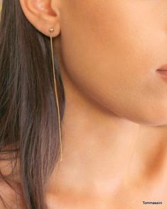 "\" CHAINED \" OK these earrings are so chic we cant get over it! They hang so elegantly from the ear, but the best part is you can totally wear them casually too! We know you'll get so many compliments in these beauties! L E T S . T A L K . E A R R I N G S ✤ Available in 14k gold filled and Sterling Silver ✤ Material is OK for most sensitive ears ✤ Available in one size - From the ear lobe it hangs approx 4.15 \"- ✤ Chain hangs from a gold filled or silver post stud ✤ Comes as a pair All purcha Chain Earrings Gold, Chain Drop Earrings, Dainty Chain, Earrings Dainty, Earrings Minimalist, Dangly Earrings, Earrings Drop, Small Earrings, Single Earring