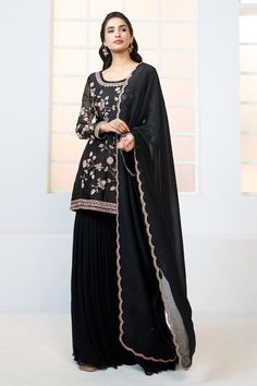 Black short straight kurta with all-over contrasting floral embroidery. Comes with plain gharara and scalloped border embroidered dupatta. - Aza Fashions Katdana Embroidery Designs, Plain Gharara, Black Kurta, Kurta Patterns, Scalloped Border, Embroidered Dupatta, Straight Kurta, U Neck, Set For Women