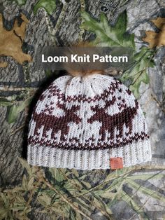 a knitted hat with deers on it and the words loom knit pattern