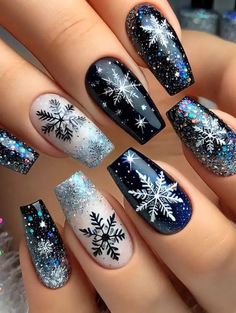 Winter Themed Nails Short, Festive Christmas Nail Designs, Winter Fingernail Designs, Christmas Nail Art Designs Winter, Nails Gel Design Ideas, Holiday Nails Winter Christmas, Christmas Acrylics, Christmas Nail Designs Holiday, Manicure Christmas