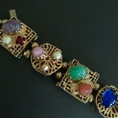 Sublime vintage BRACELET, in gilt metal, cabochons, scarabs, glass cameo, very good quality, US REINAD artist work, sign, good condition, but the safety chain is missing. Usa Bracelet, Artist Work, Egyptian Style, Bracelets Design, Vintage Bracelet, Bracelet Vintage, Fantasy Jewelry, Creative Jewelry, Vintage Bracelets